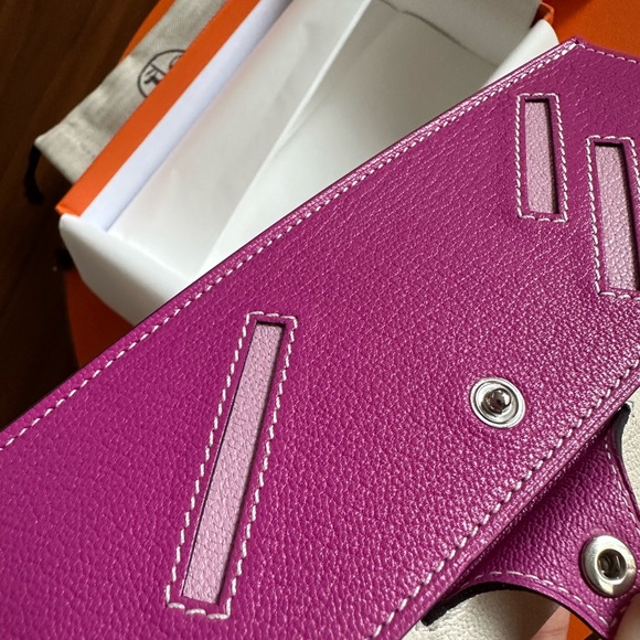 Hermes In The Loop Wink Glasses Case - Picture 4 of 10